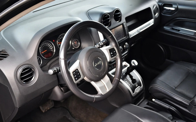 Jeep Compass cena 49700 przebieg: 222000, rok produkcji 2013 z Cybinka małe 277